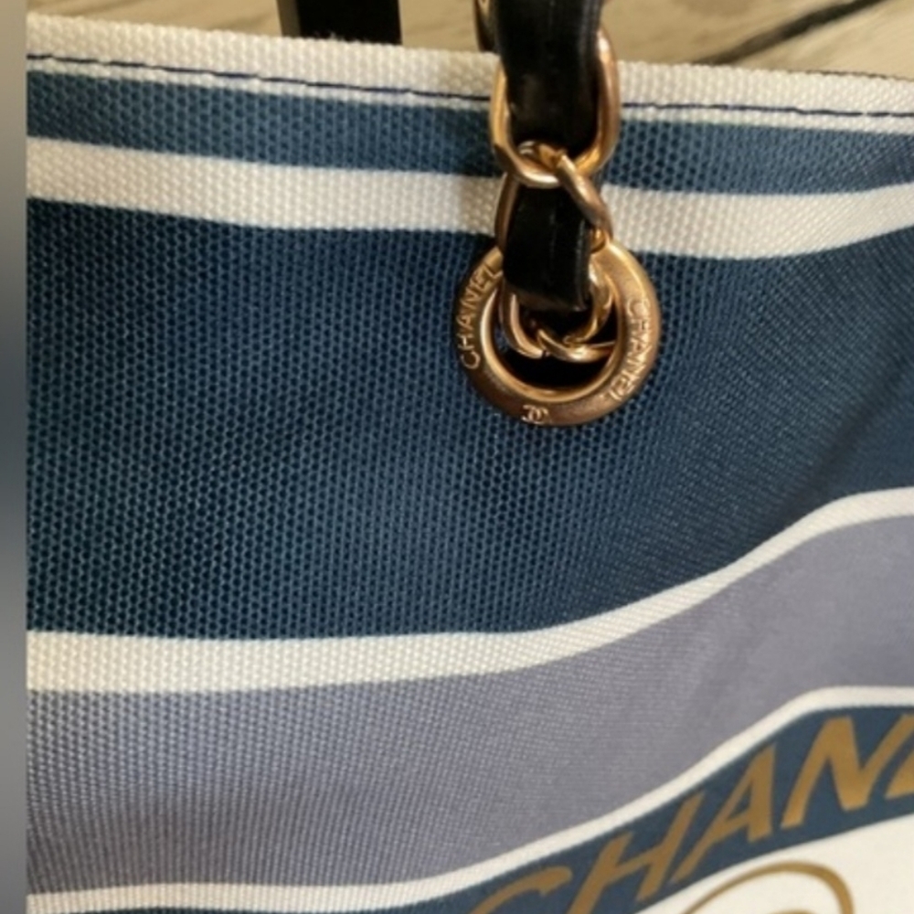 Nautical Navy And White Striped Tote GWP - Picture 4 of 10